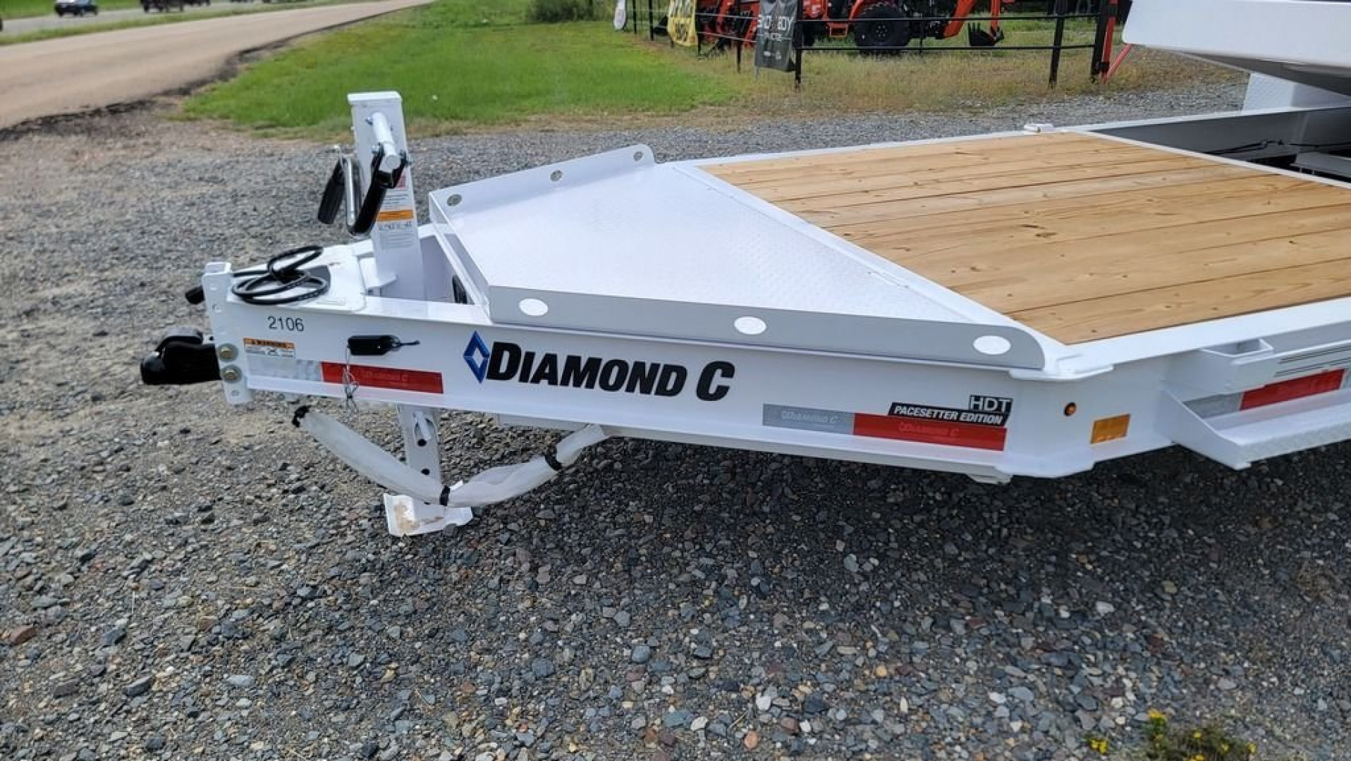 New 2024 Diamond C HDT207 22'x82" Tilt Trailer Pacesetter Edition