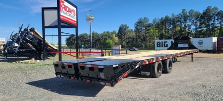 New 2024 Diamond C FMAX212 35' X 102" w/ MAX RAMPS Pacesetter Edition