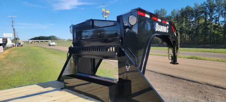 New 2024 Diamond C FMAX212 35' X 102" w/ MAX RAMPS Pacesetter Edition