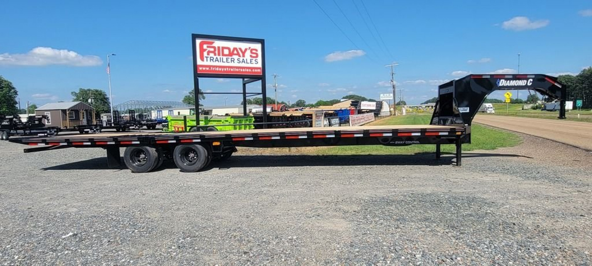 New 2024 Diamond C FMAX210 35'x102" Hydraulic Dovetail