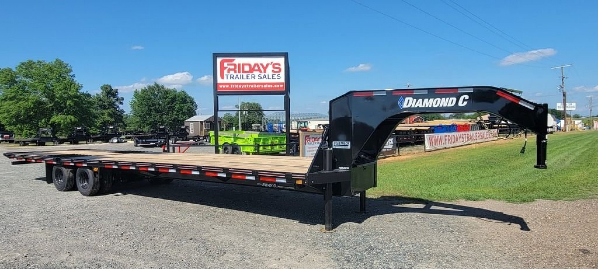 New 2024 Diamond C FMAX210 35'x102" Hydraulic Dovetail