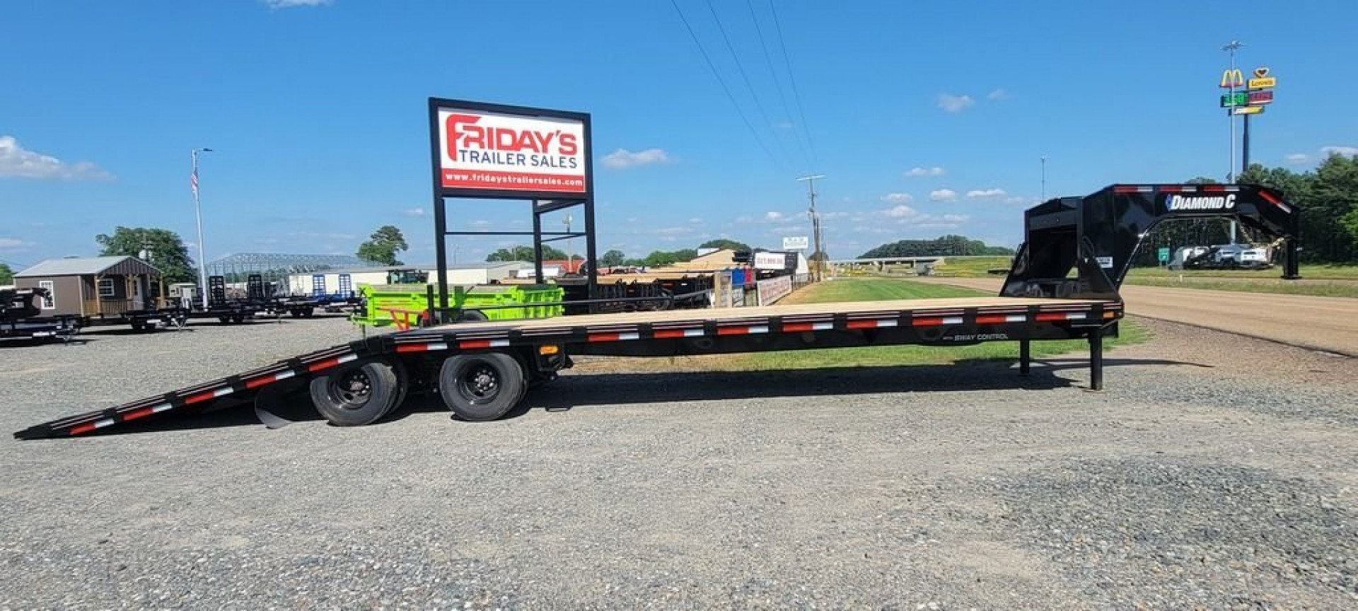 New 2024 Diamond C FMAX210 35'x102" Hydraulic Dovetail