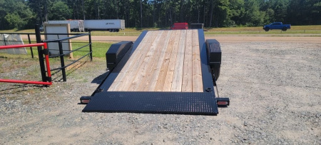 New 2024 Diamond C HDT207 22'x82" Tilt Trailer Pacesetter Edition