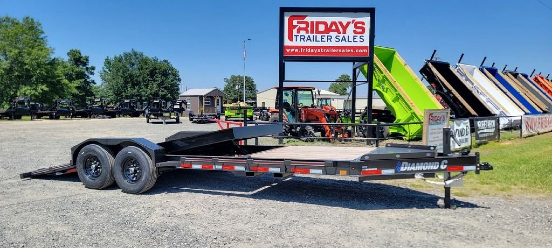 New 2024 Diamond C HDT207 22'x82" Tilt Trailer Pacesetter Edition