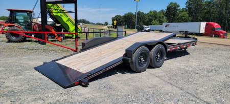 New 2024 Diamond C HDT207 22'x82" Tilt Trailer Pacesetter Edition