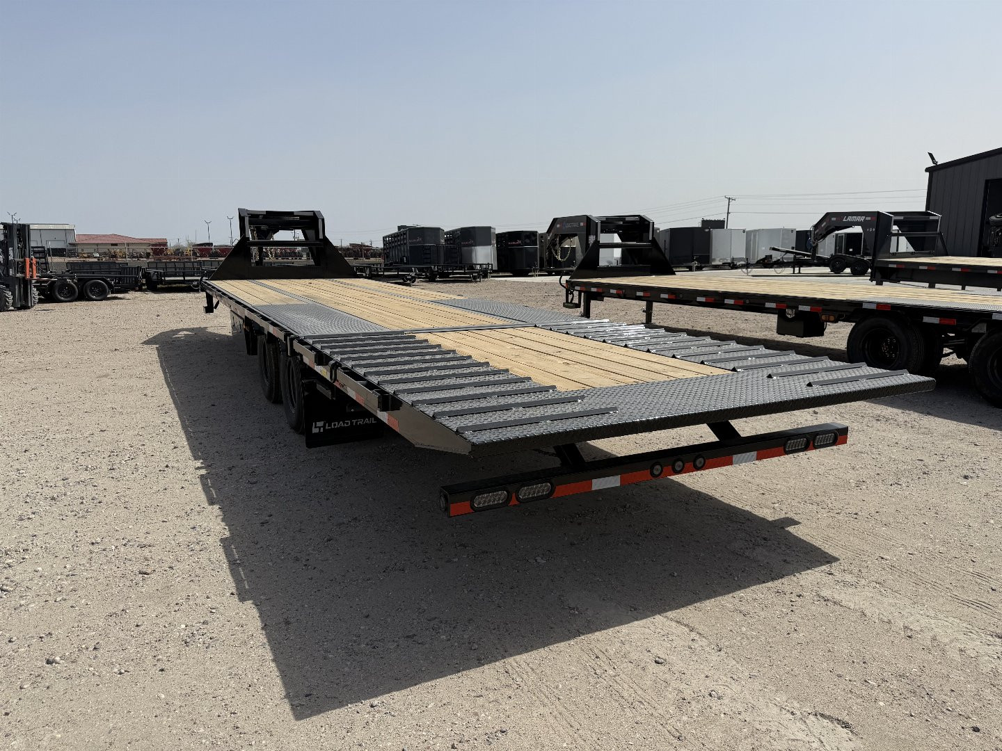 New 2025 Load Trail 32' GOOSENECK HYDRO TAIL 24K Flatbed Trailer