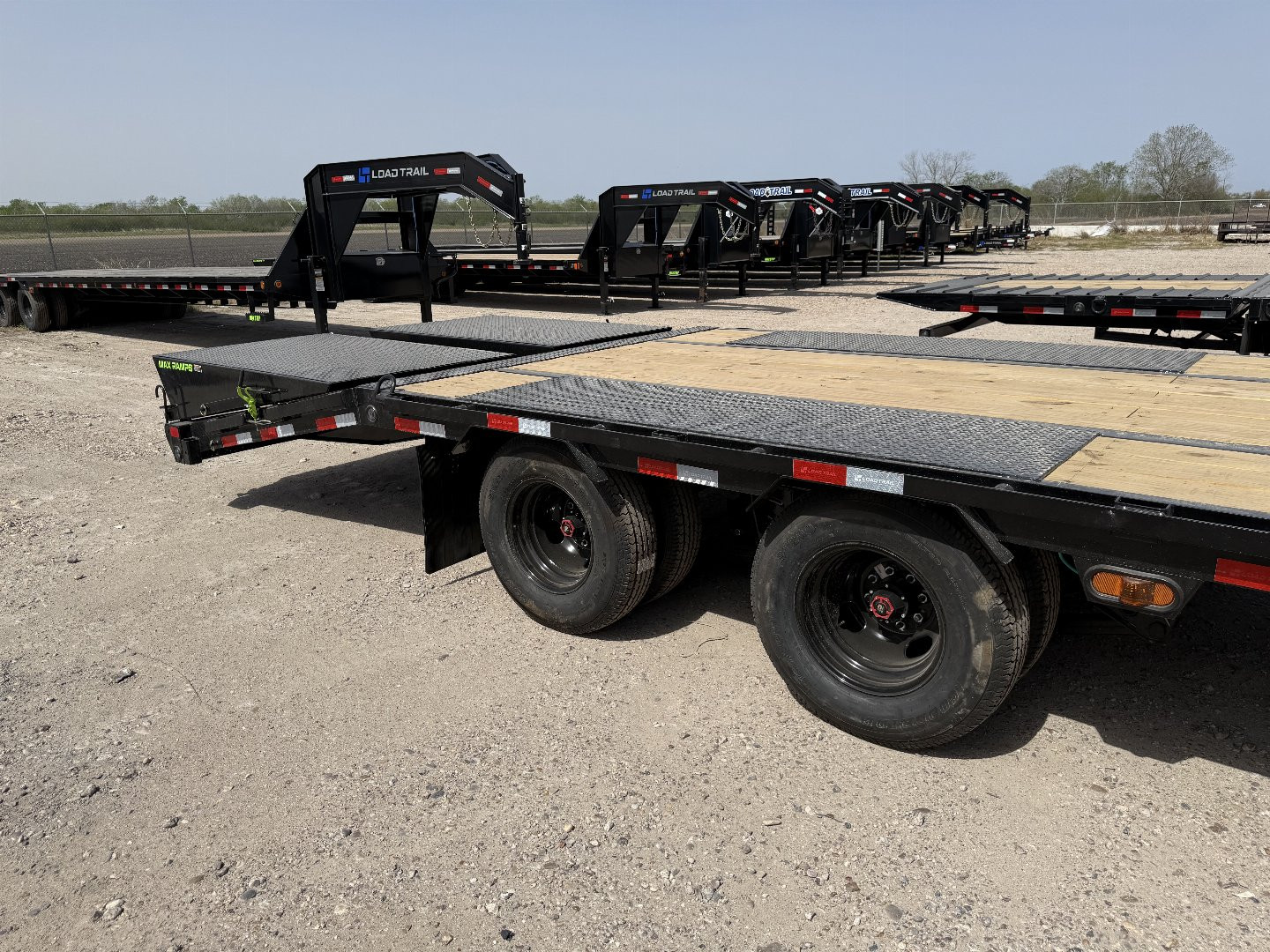 New 2025 Load Trail 32' GOOSNECK MAX RAMPS 25.9K Flatbed Trailer