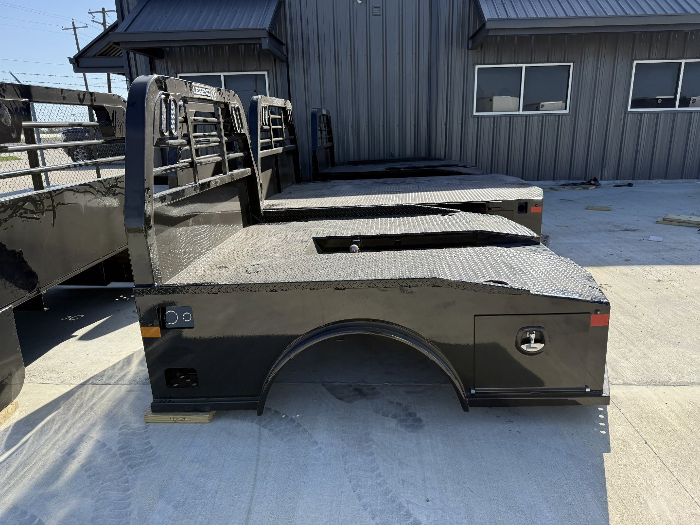 New 2025 Legend X Truck Beds Phoenix 84/84/40 Single Wheel Short Bed