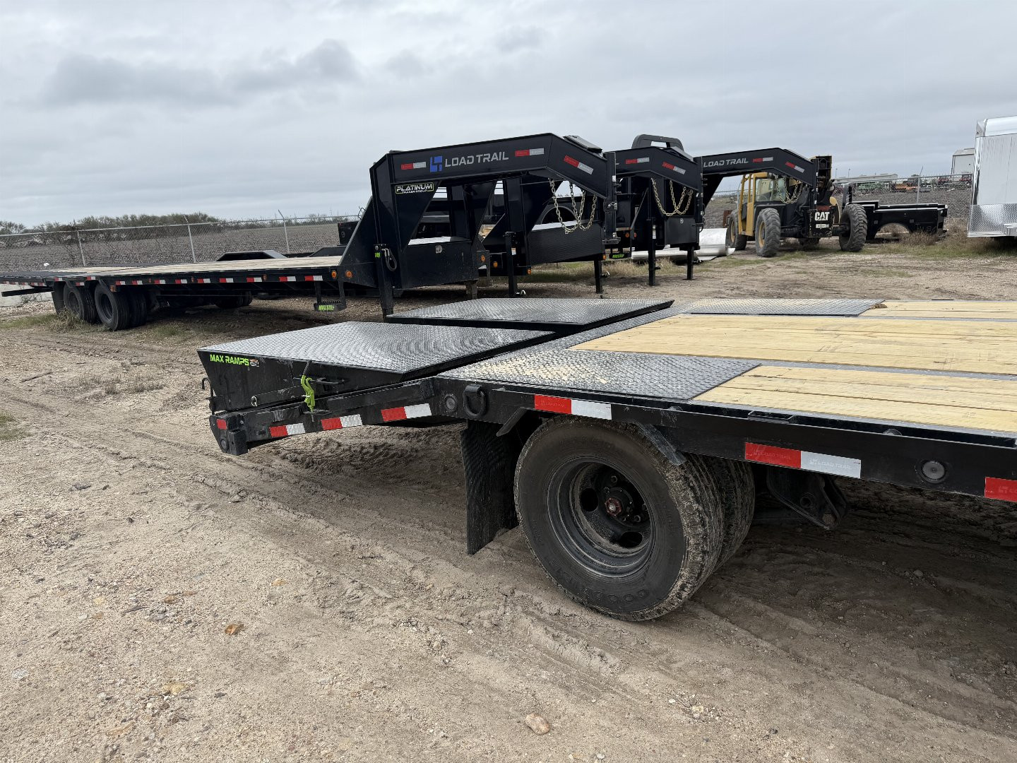 New 2025 Load Trail 32' GOOSNECK MAX RAMPS 25.9K Flatbed Trailer