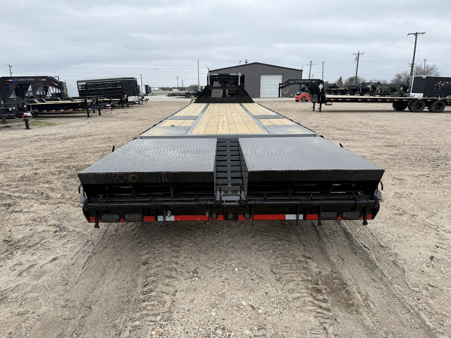 New 2025 Load Trail 32' GOOSNECK MAX RAMPS 25.9K Flatbed Trailer