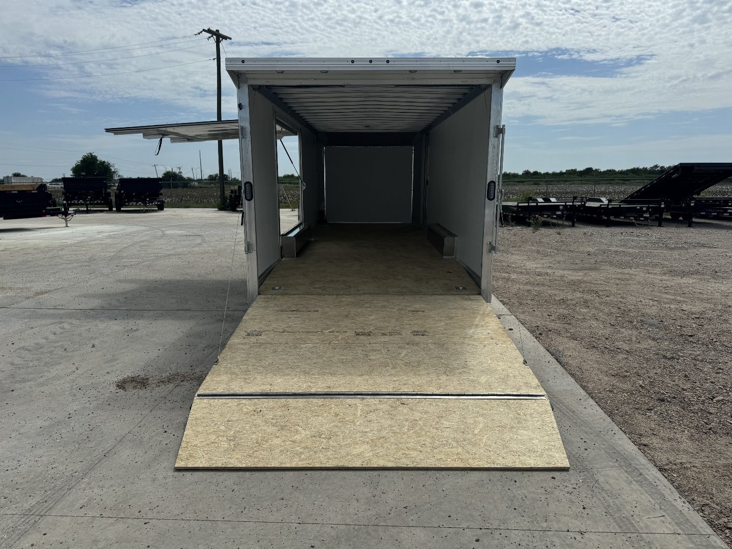 New 2025 ALCOM Stealth 24' Enclosed Carhualer 10K
