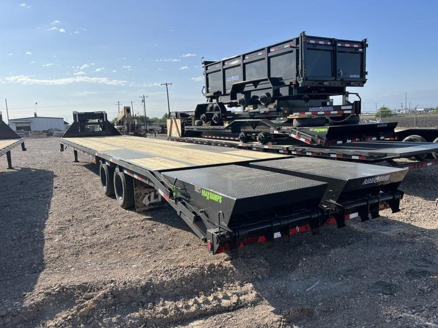 New LOAD TRAIL 40' GOOSENECK MAX RAMPS 16K AXLES 40K