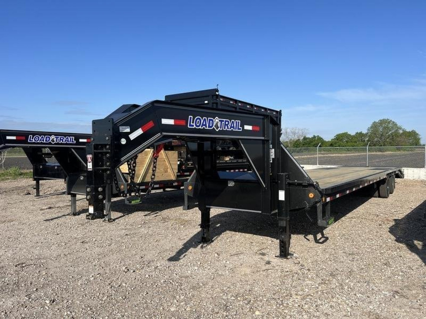 New LOAD TRAIL 40' GOOSENECK MAX RAMPS 16K AXLES 40K