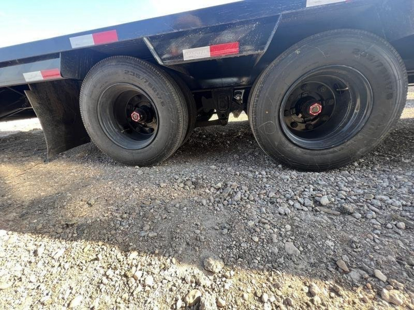 New LOAD TRAIL 40' GOOSENECK MAX RAMPS 16K AXLES 40K
