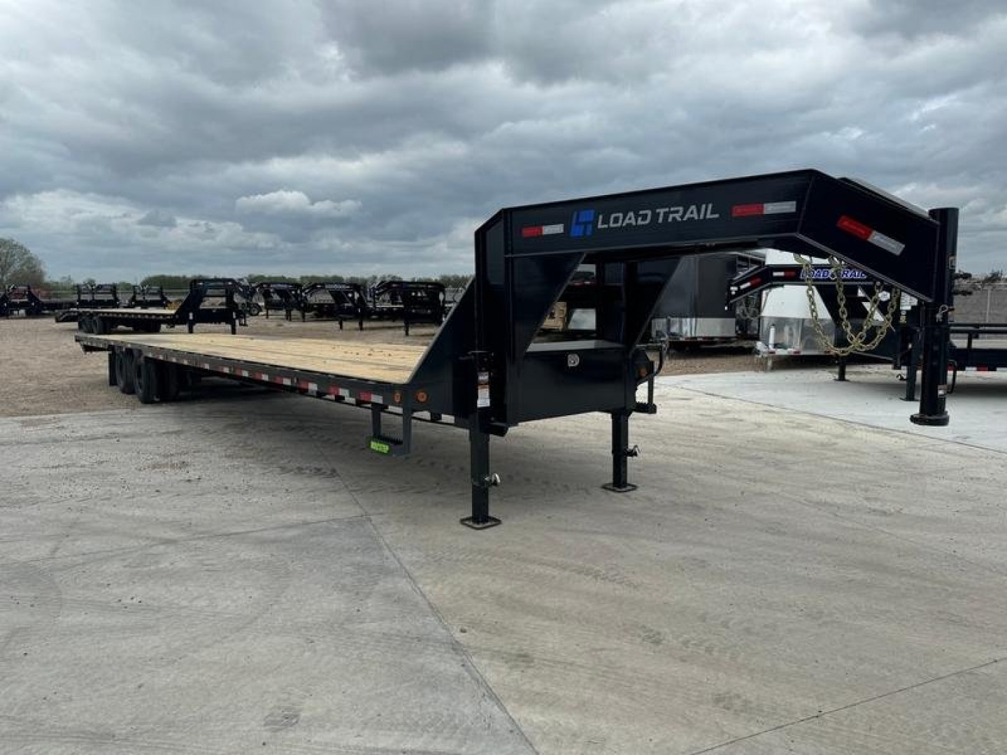 New LOAD TRAIL 40' Goosneck Straight Deck 25.9K