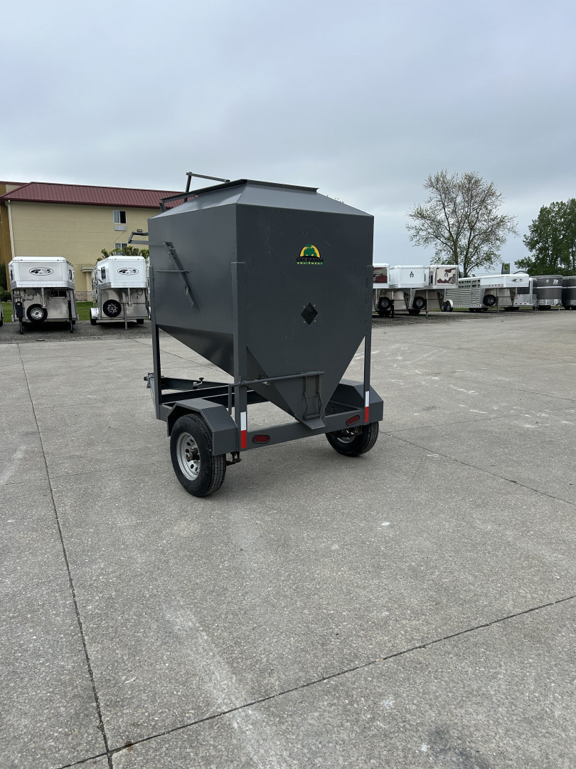 New 2025 Other 2 Ton Feed Buggy Livestock Equipment