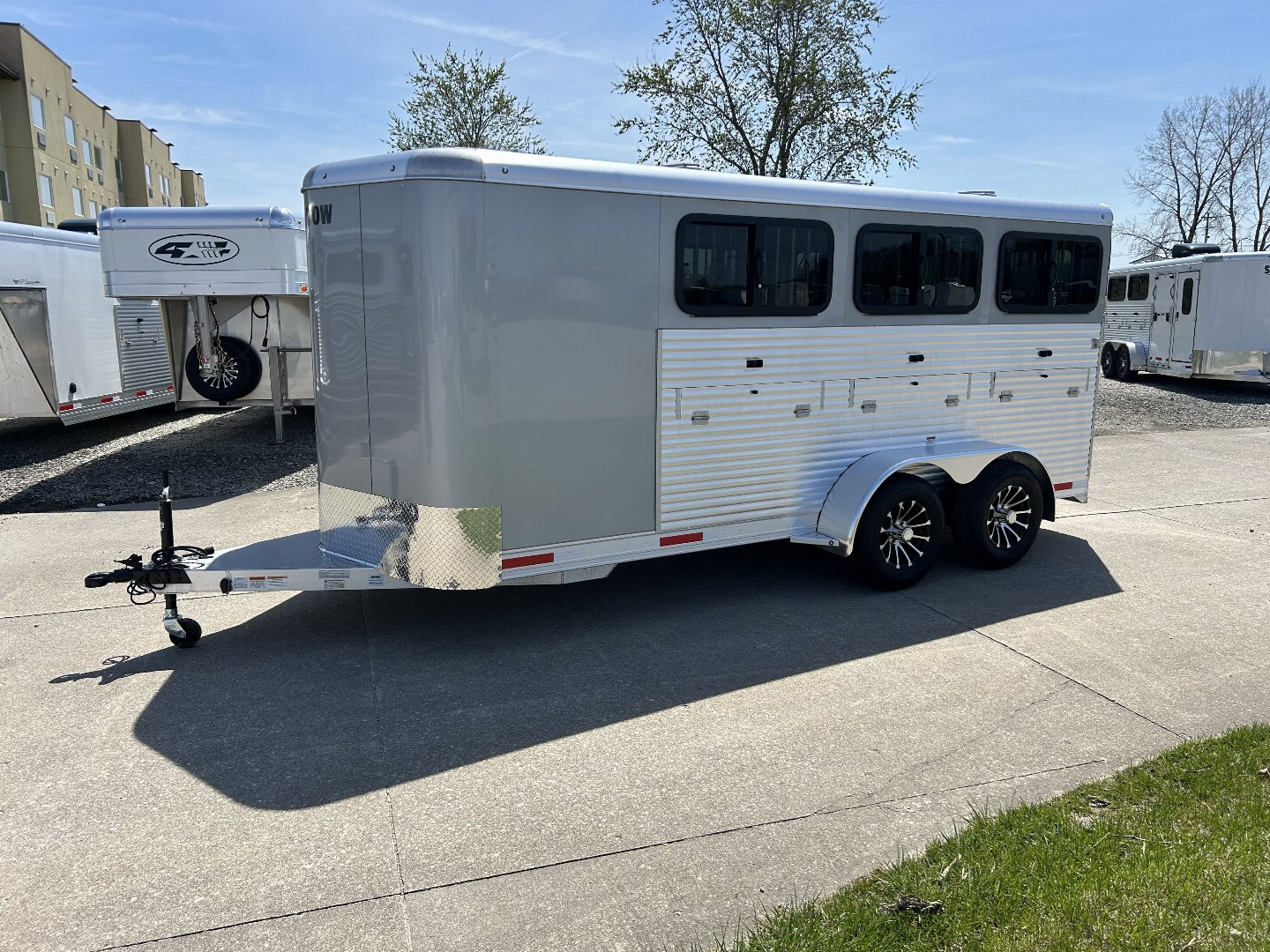 New 2025 Shadow 6 Pen Show Stock Trailer
