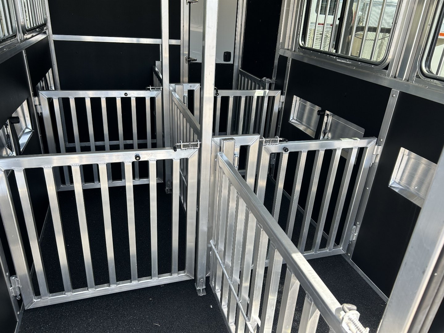 New 2025 Shadow 6 Pen Show Stock Trailer