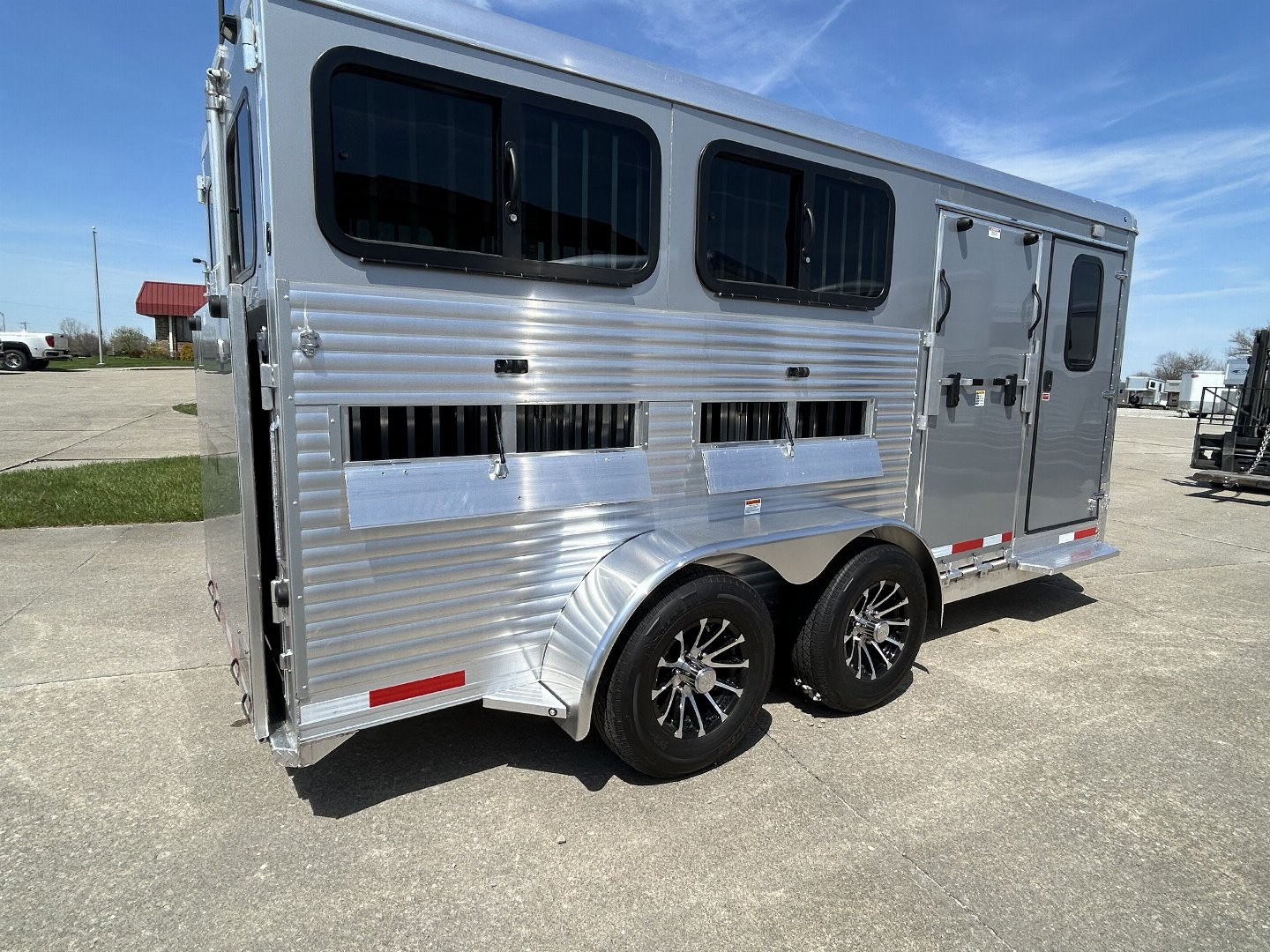 New 2025 Shadow 6 Pen Show Stock Trailer