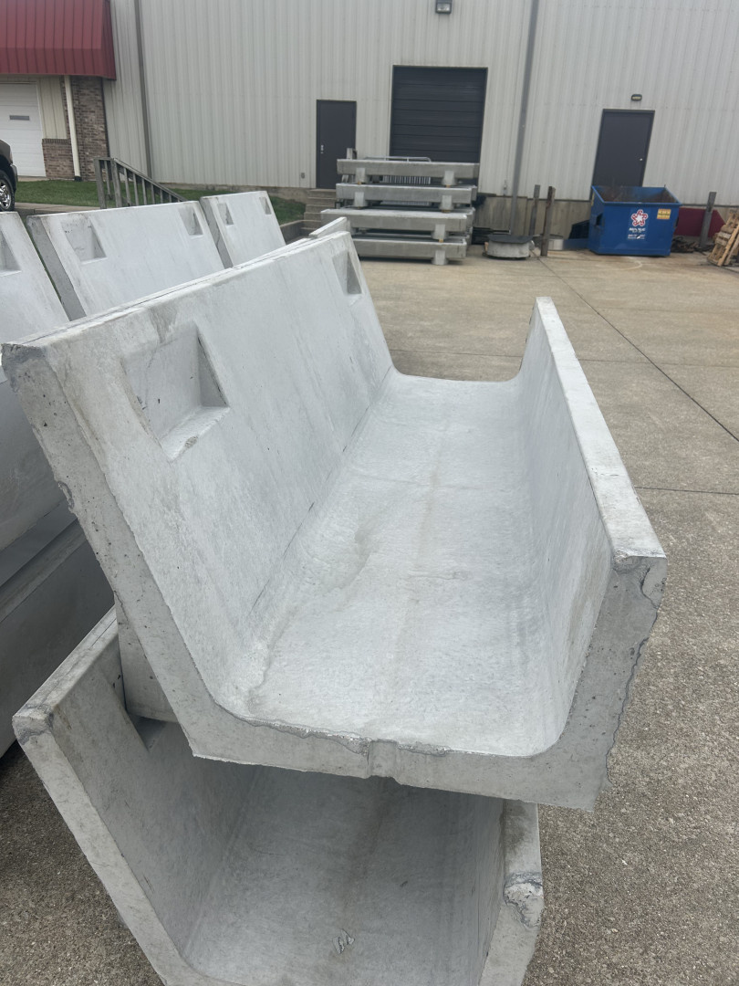 New 8' J Bunk Fenceline Feeder