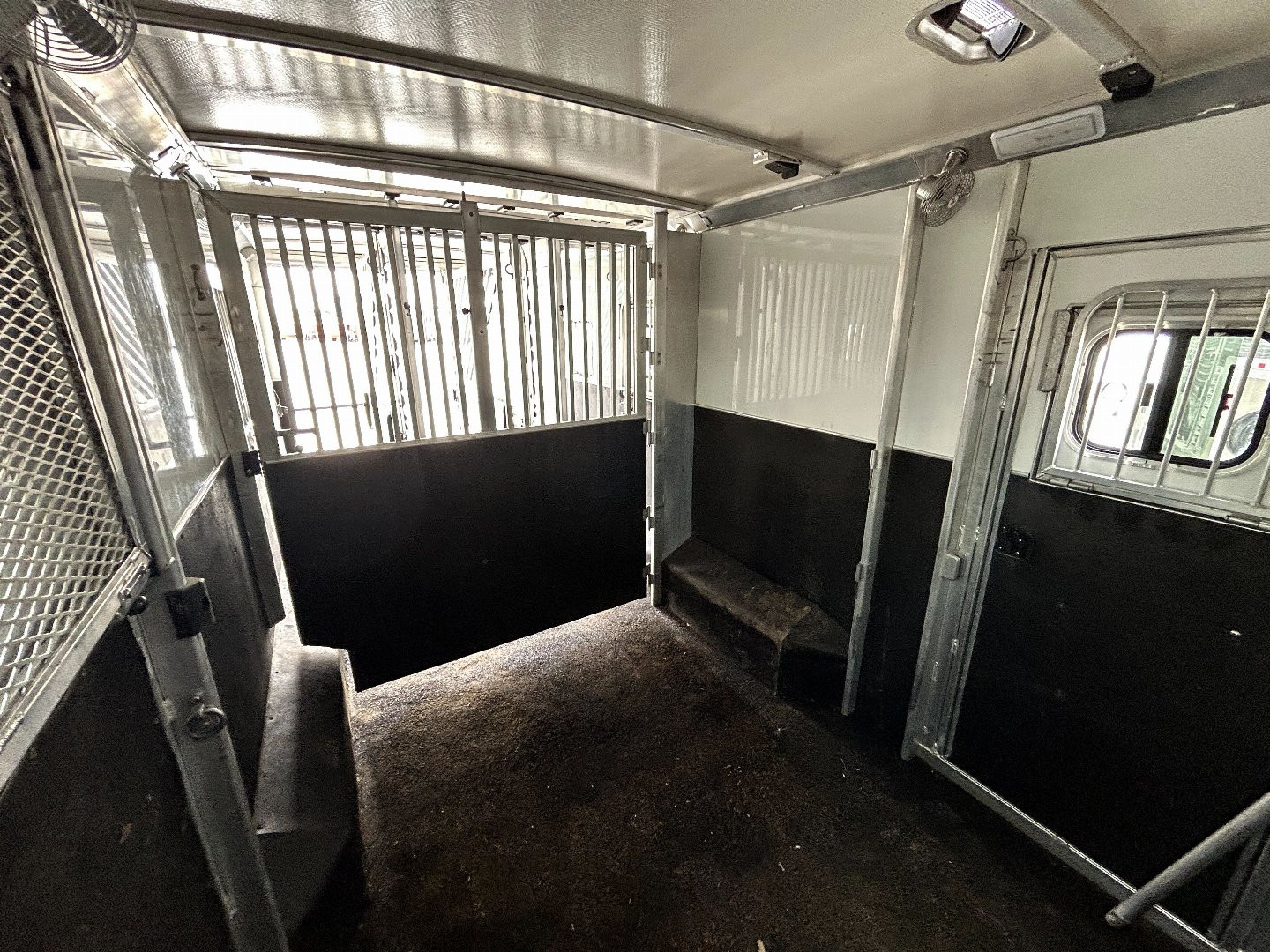 Used 2022 Cimarron Trailers 6/8 horse head to head Horse Trailer