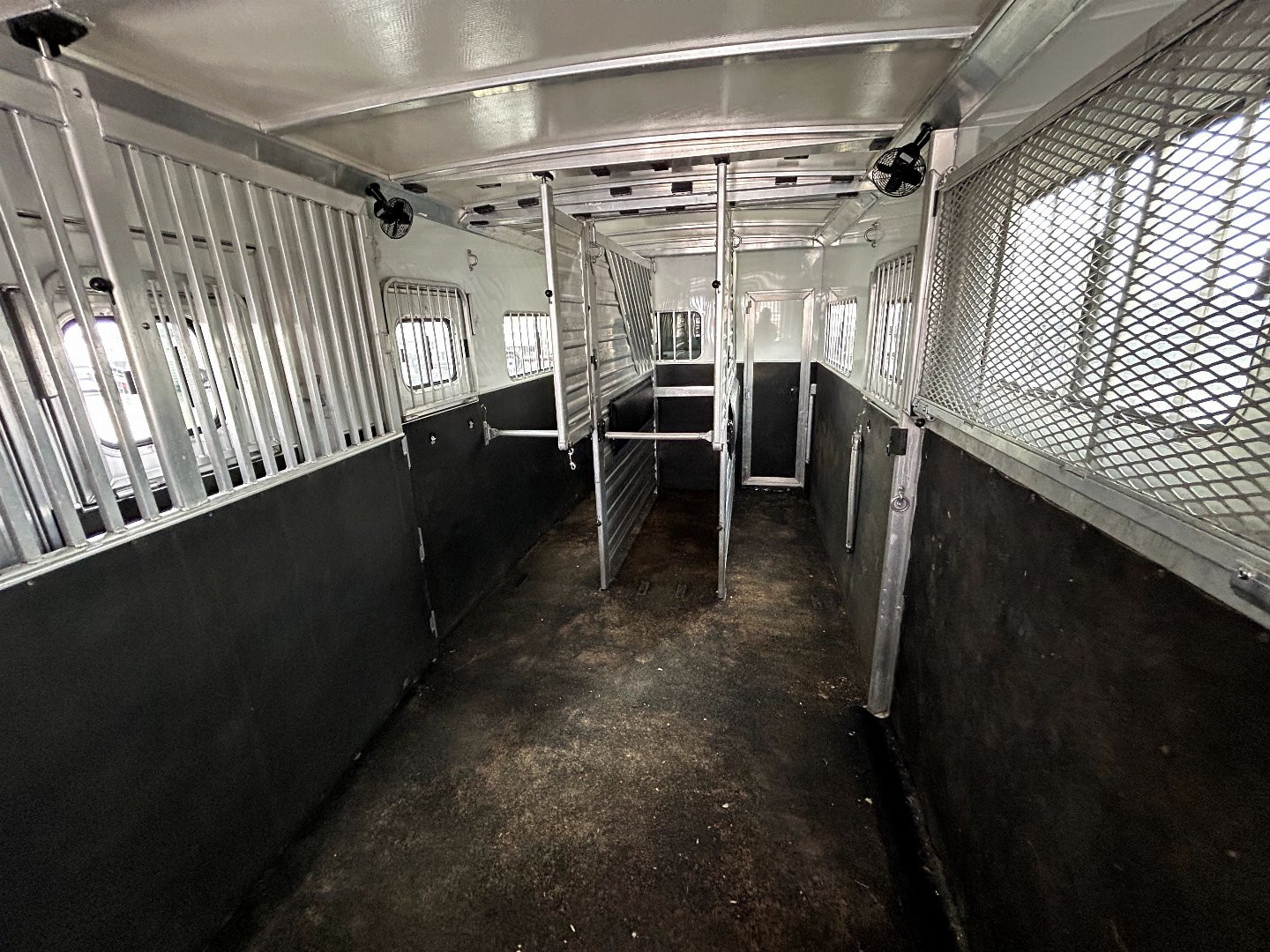 Used 2022 Cimarron Trailers 6/8 horse head to head Horse Trailer