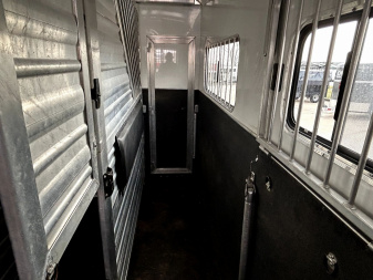 Used 2022 Cimarron Trailers 6/8 horse head to head Horse Trailer