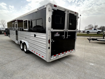 Used 2022 Cimarron Trailers 6/8 horse head to head Horse Trailer