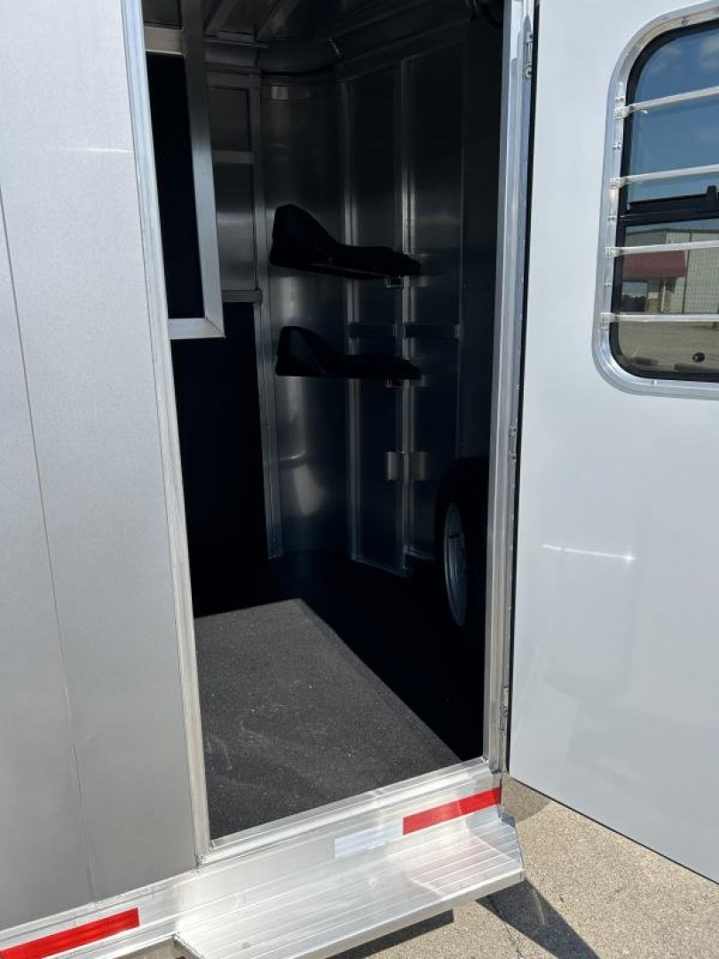 New 2025 Shadow Trailers 2 Horse Straight Load Horse Trailer