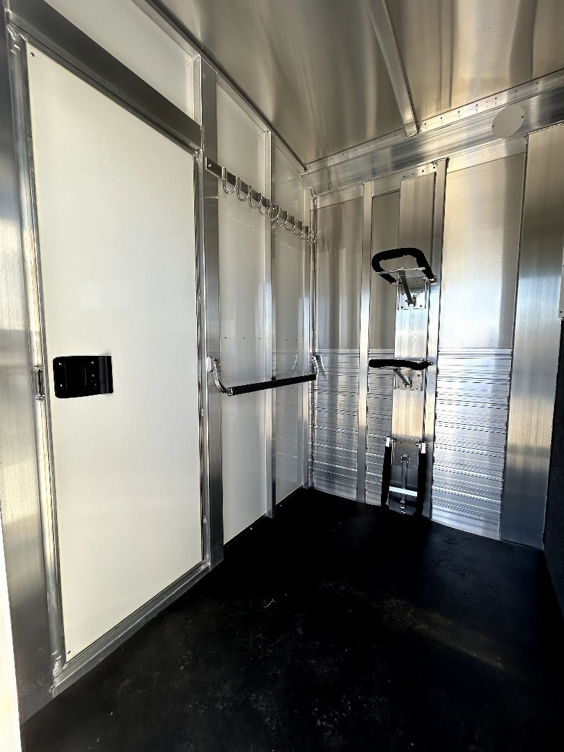New 2024 4-Star Trailers 2+1 Horse Trailer