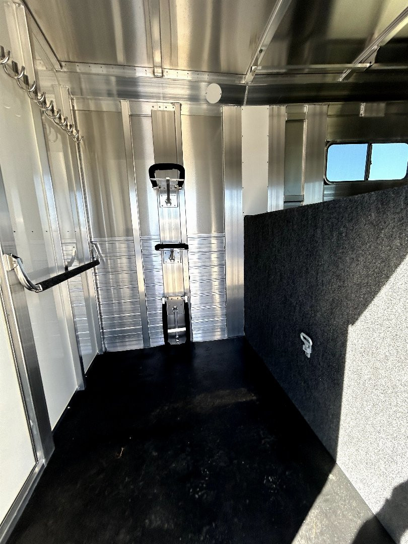 New 2024 4-Star Trailers 2+1 Horse Trailer