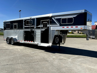 New 2024 4-Star Trailers 2+1 Horse Trailer