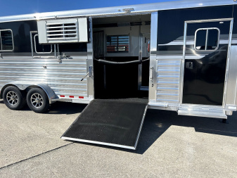 New 2024 4-Star Trailers 2+1 Horse Trailer