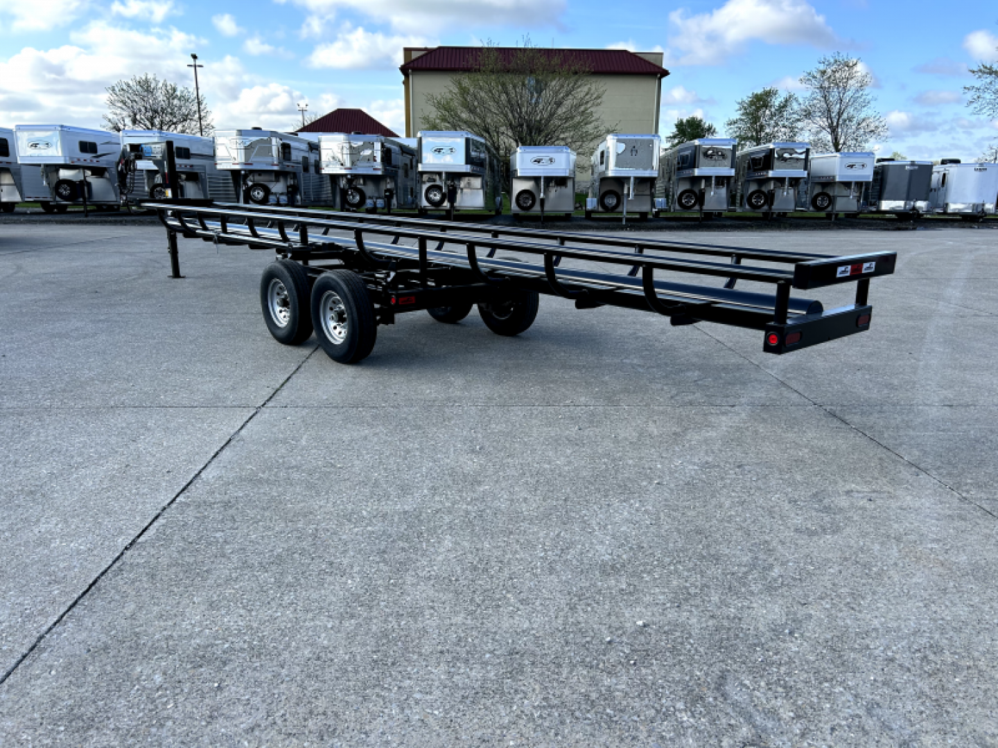 New 2025 Hay Toter 32' Inline Hay Trailer