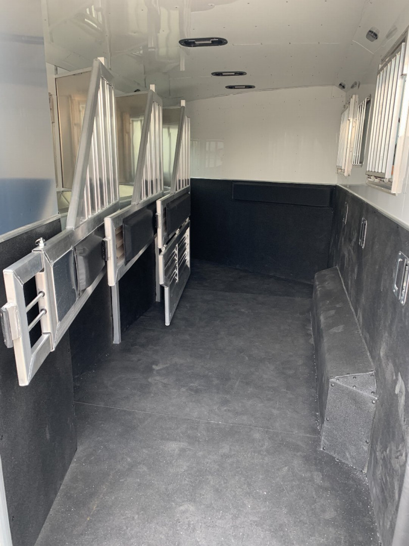 New 2024 Adam 4 Horse Slant Load Horse Trailer