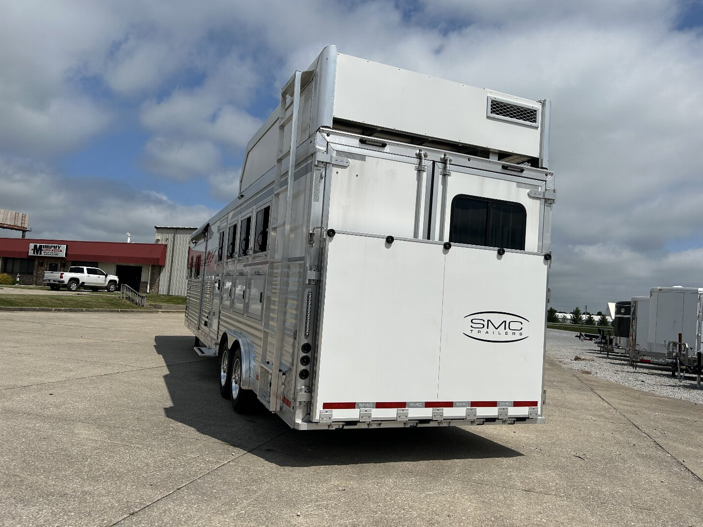 New 2023 SMC SL8415SSR 4 Horse LQ Horse Trailer
