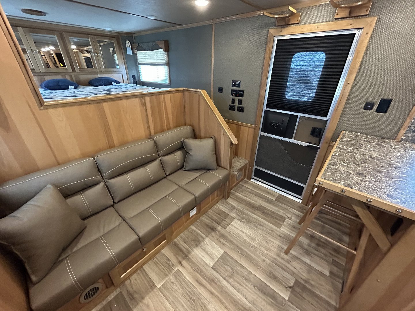 New 2023 SMC SL8415SSR 4 Horse LQ Horse Trailer