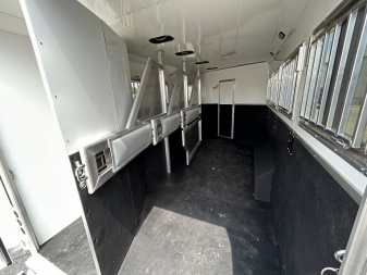 New 2023 SMC SL8415SSR 4 Horse LQ Horse Trailer