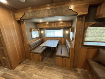 New 2023 SMC SL8415SSR 4 Horse LQ Horse Trailer