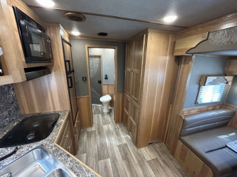 New 2023 SMC SL8415SSR 4 Horse LQ Horse Trailer