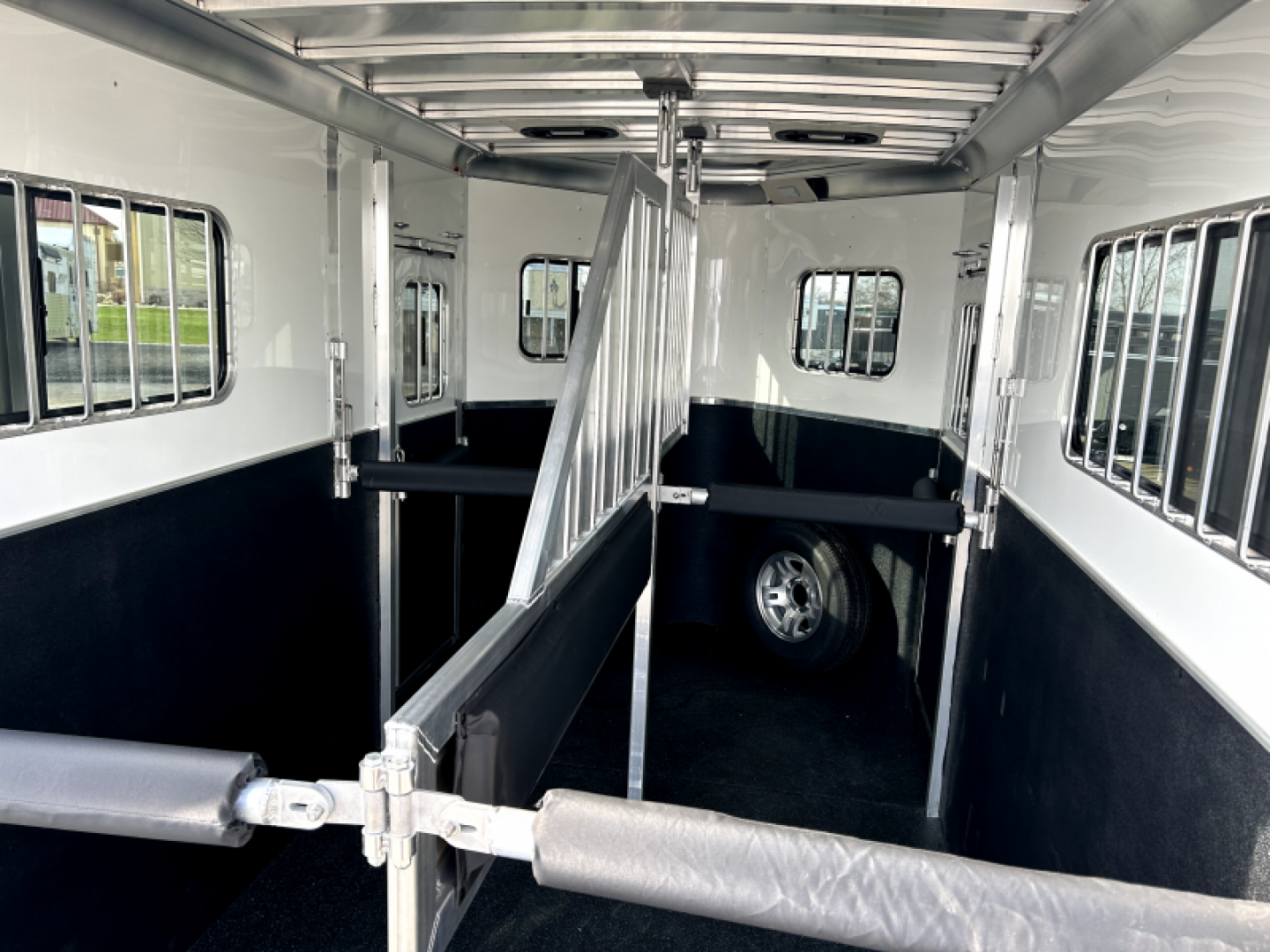 New 2024 Adam 2 horse straight load bumper pull Horse Trailer