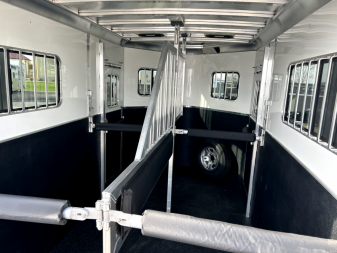 New 2024 Adam 2 horse straight load bumper pull Horse Trailer