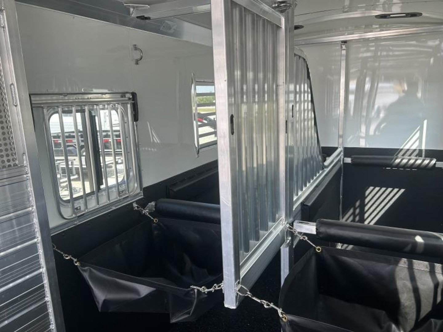 New 2024 4-Star Trailers 4 Horse Head to Head Horse Trailer