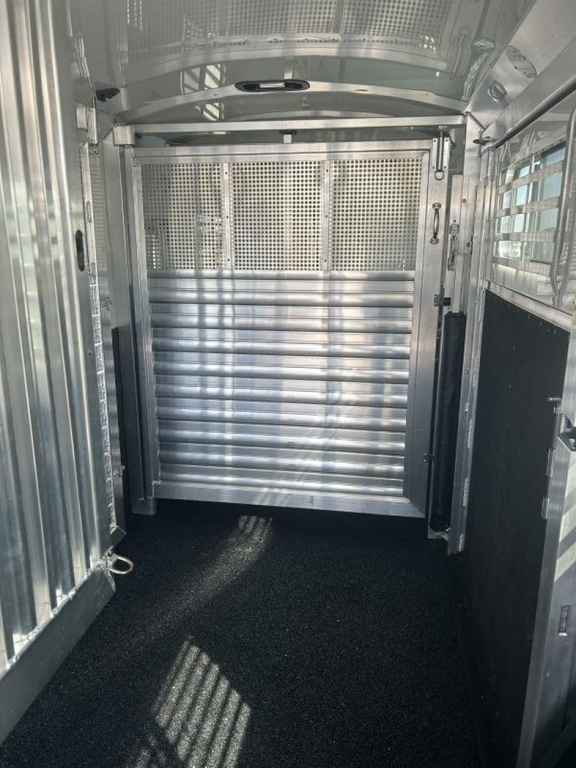 New 2024 4-Star Trailers 4 Horse Head to Head Horse Trailer