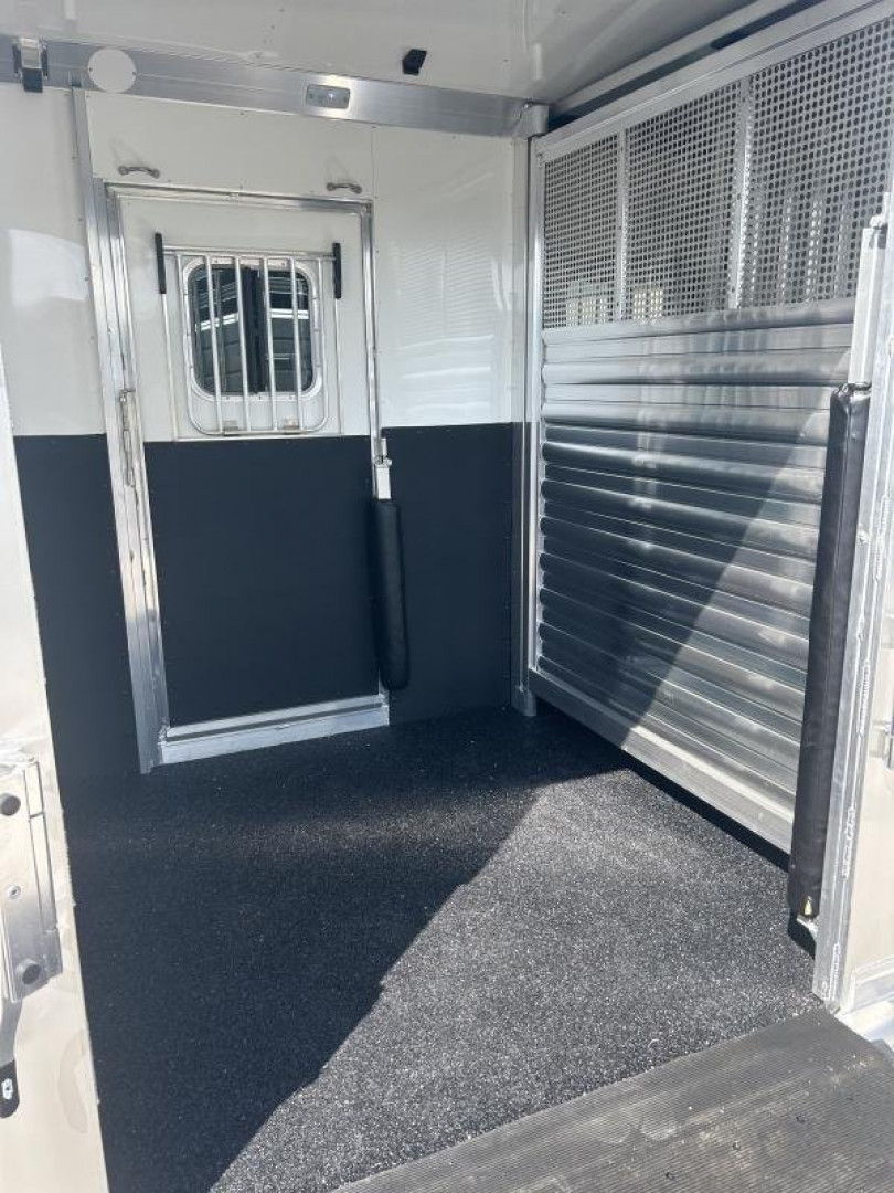 New 2024 4-Star Trailers 4 Horse Head to Head Horse Trailer