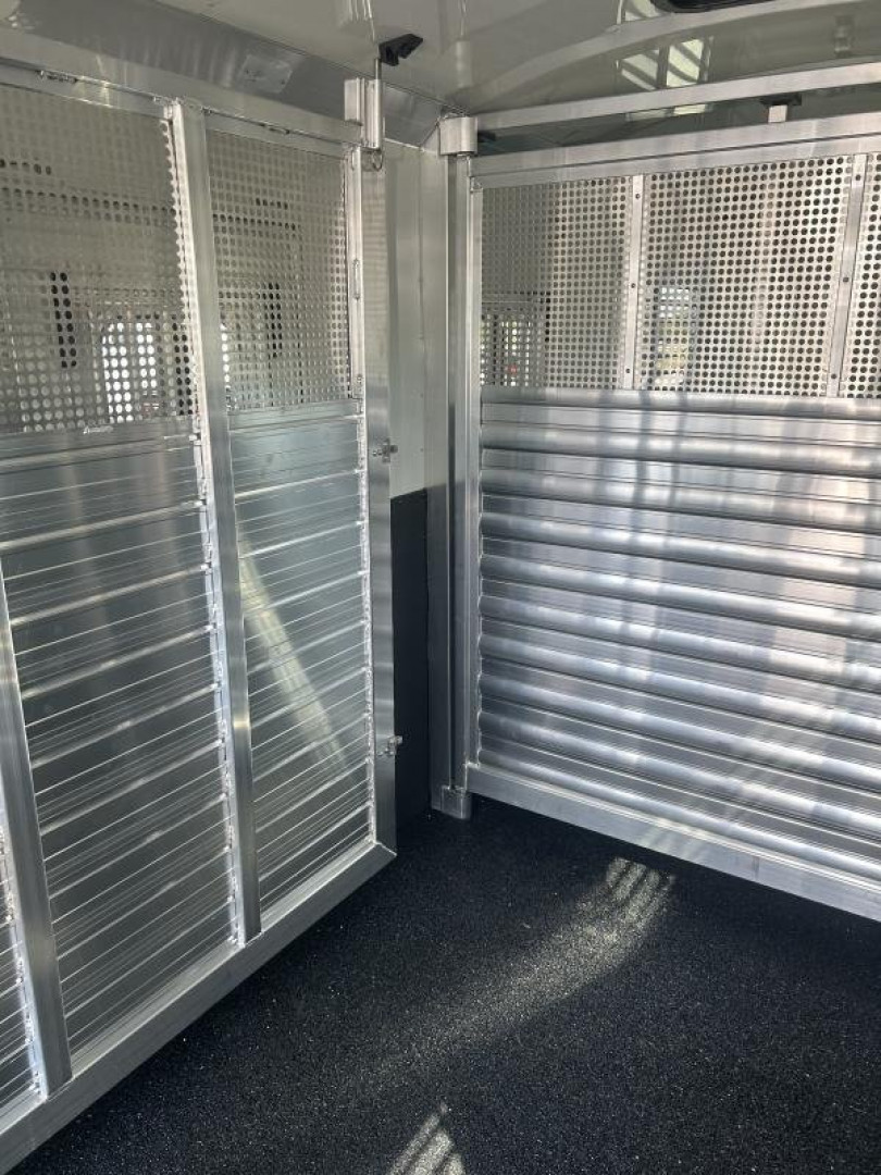 New 2024 4-Star Trailers 4 Horse Head to Head Horse Trailer