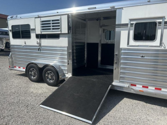 New 2024 4-Star Trailers 4 Horse Head to Head Horse Trailer