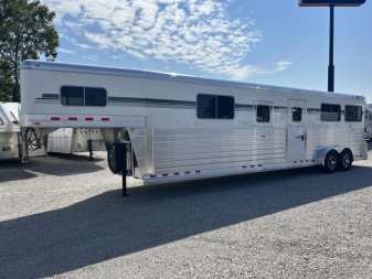 New 2024 4-Star Trailers 4 Horse Head to Head Horse Trailer