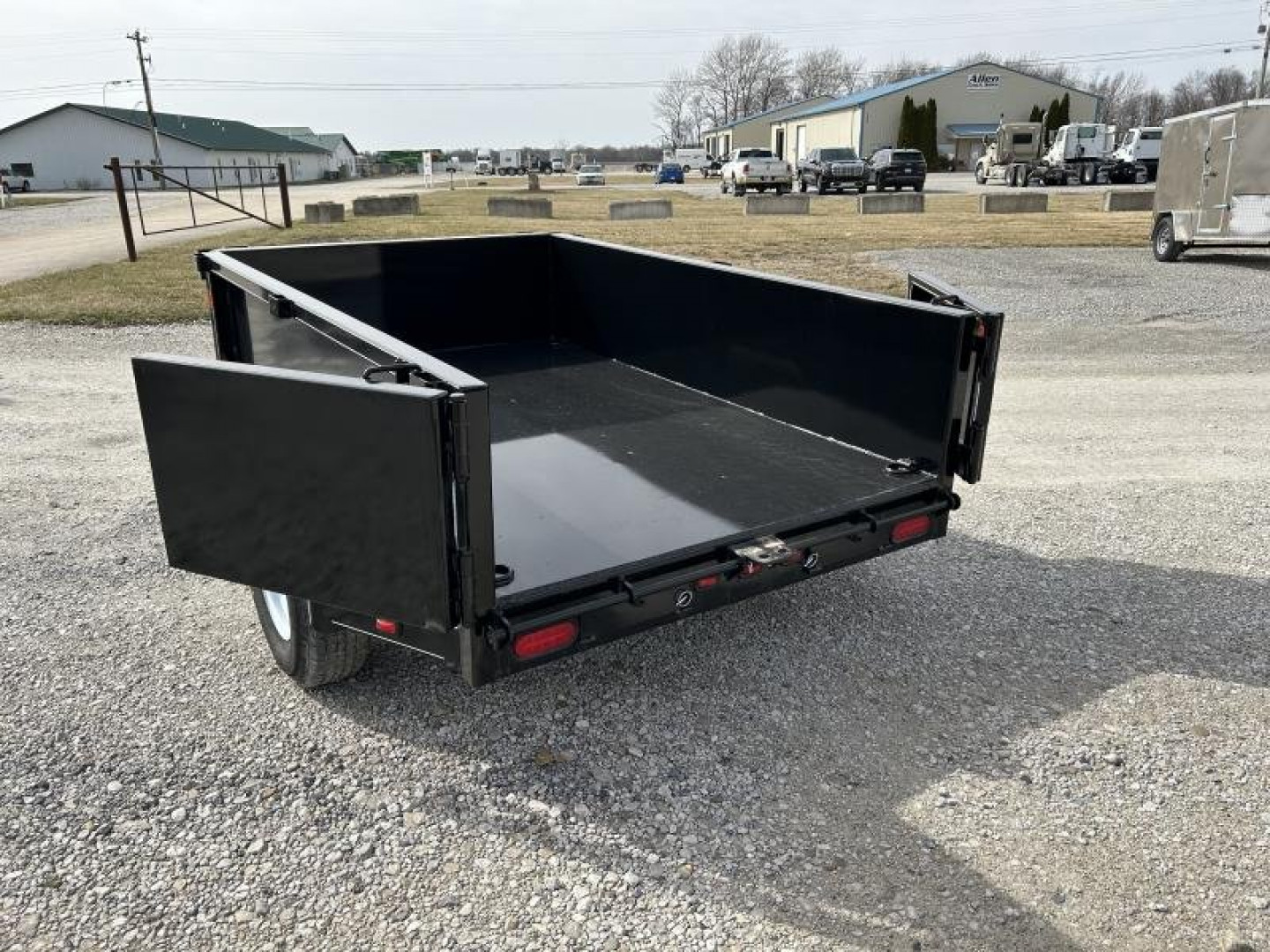 New 2023 Golden 5x8 Dump Trailer
