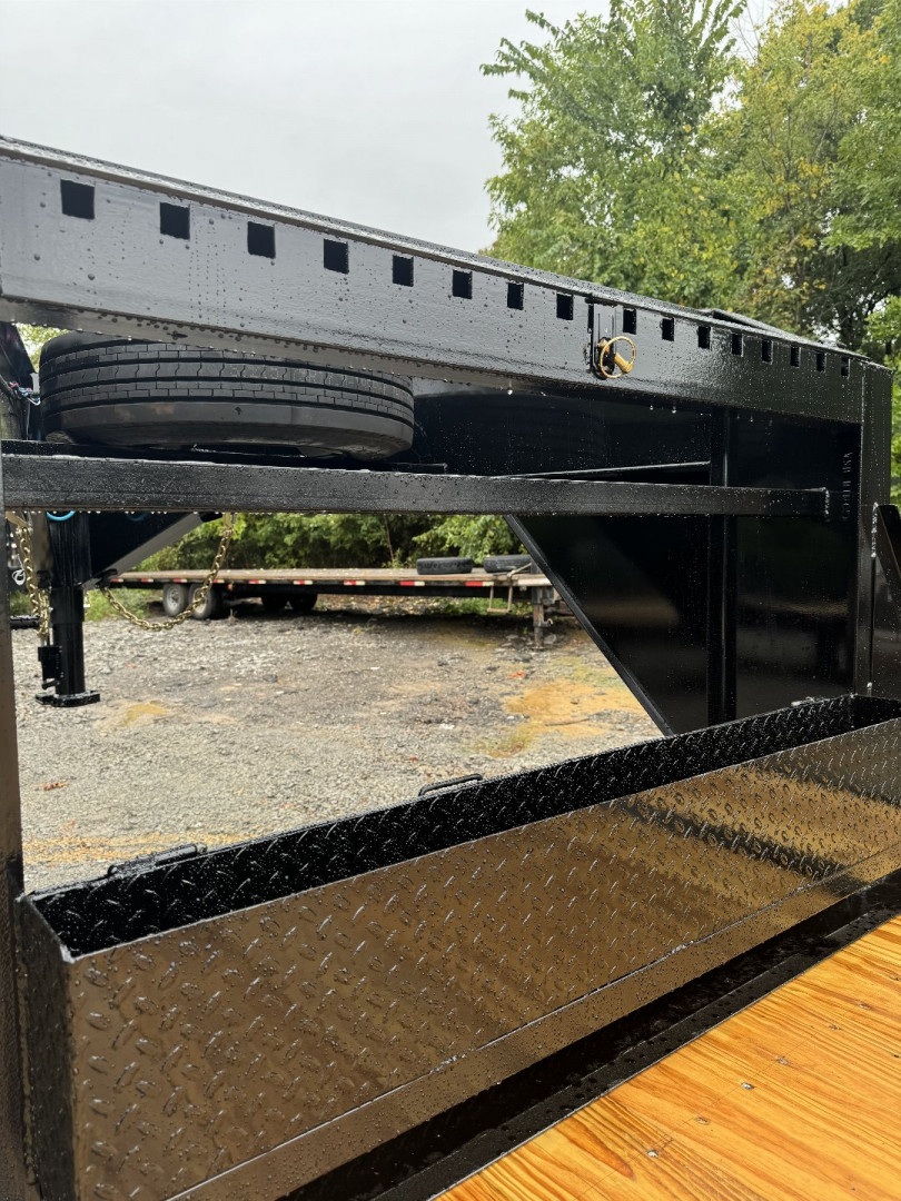 New 2024 40' MPCUSTOMS Gooseneck Flatbed 8K's FULL FLAT